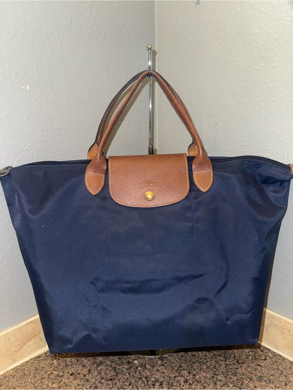 Longchamp Le Pliage navy Original medium top handle tote EUC
